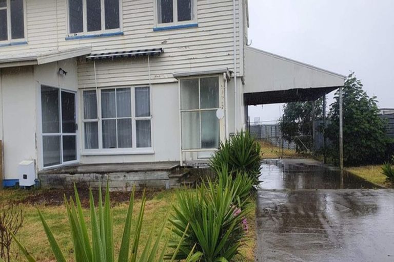 Photo of property in 26-28 Matipo Street, Castlecliff, Whanganui, 4501