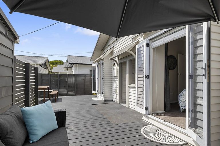 Photo of property in 166 Lemon Street, Strandon, New Plymouth, 4312