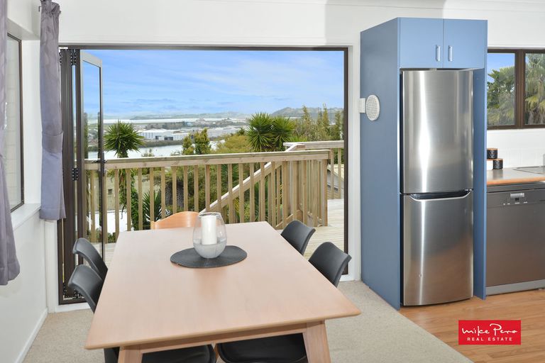 Photo of property in 48 Eureka Place, Parahaki, Whangarei, 0112