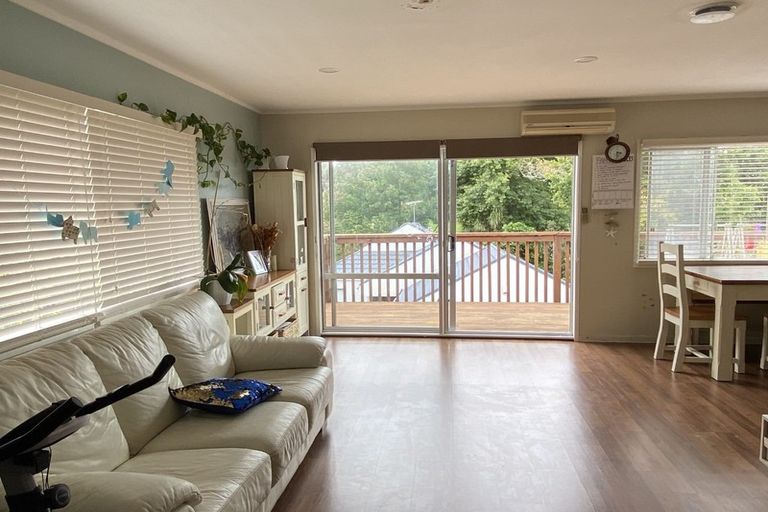 Photo of property in 1/284 Sunset Road, Windsor Park, Auckland, 0632
