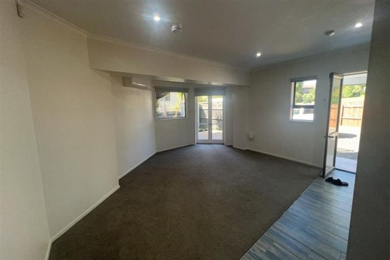Photo of property in 54 Redoubt Road, Clover Park, Auckland, 2105