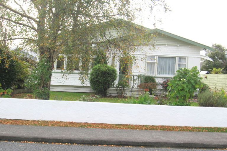 Photo of property in 8 Brasell Street, Fairfield, Lower Hutt, 5011