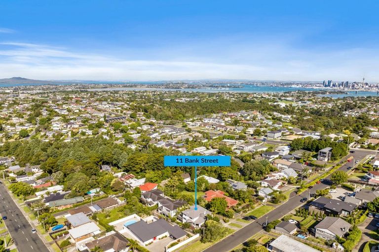 Photo of property in 11 Bank Street, Hillcrest, Auckland, 0627