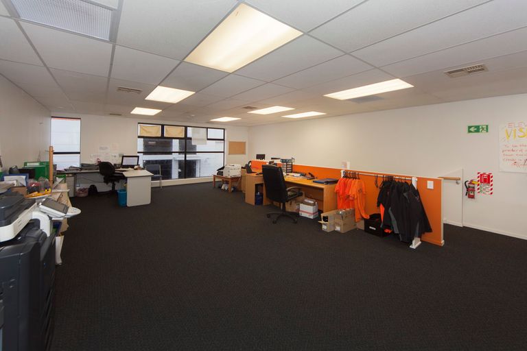 Photo of property in 11 Central Park Drive, Te Atatu South, Auckland, 0610