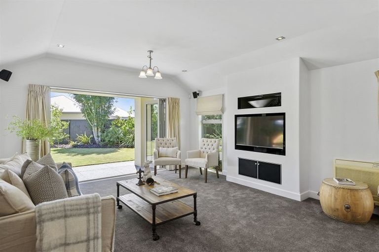 Photo of property in 8 June Gardens, Northwood, Christchurch, 8051