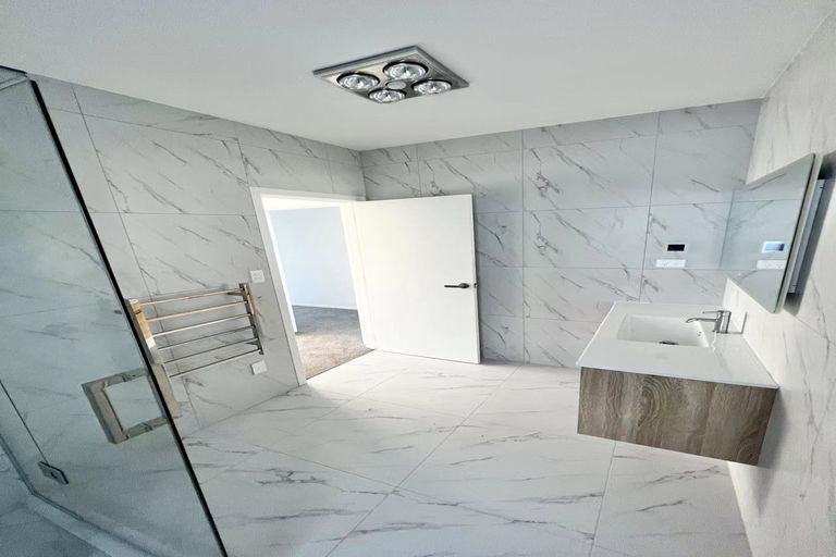 Photo of property in 8 Kotuitui Drive, Wainui, Silverdale, 0992