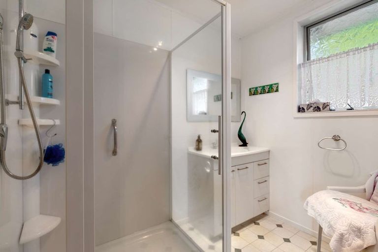 Photo of property in 40 Tuhikaramea Road, Dinsdale, Hamilton, 3204