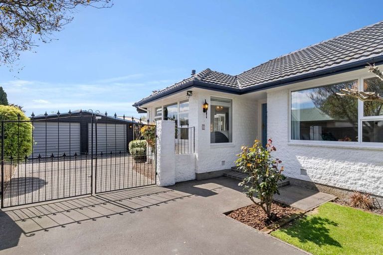 Photo of property in 77 Farquhars Road, Redwood, Christchurch, 8051