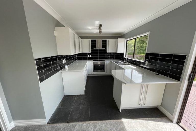 Photo of property in 104 Spinella Drive, Bayview, Auckland, 0629