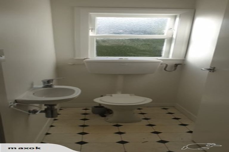 Photo of property in 5 Harland Street, Brooklyn, Wellington, 6021