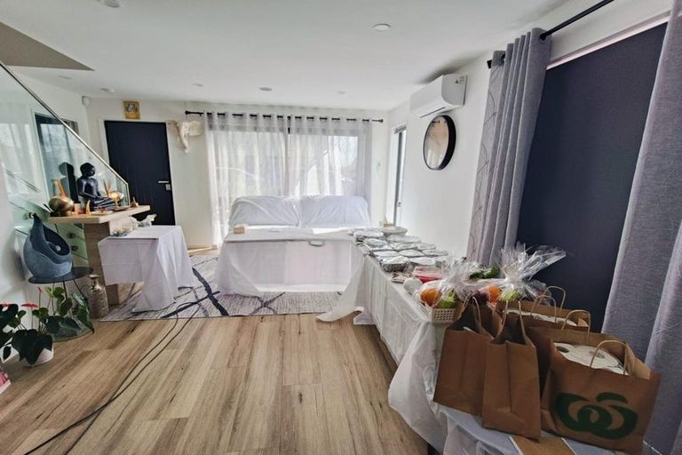 Photo of property in 43c Beach Road, Pahurehure, 2113