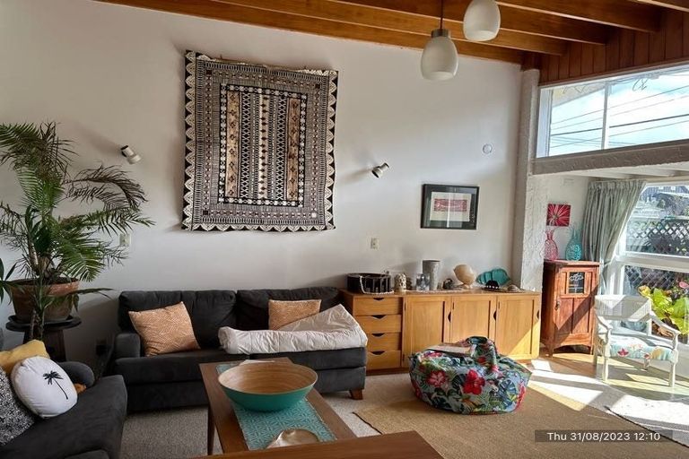 Photo of property in 84 Tutere Street, Waikanae Beach, Waikanae, 5036