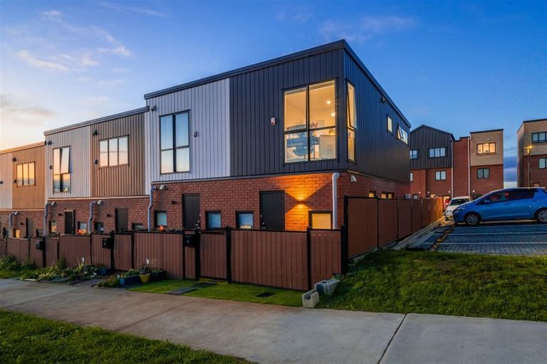 Photo of property in 4 Treeline Lane, Flat Bush, Auckland, 2019