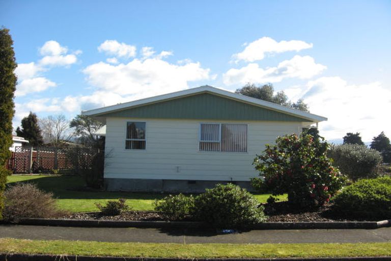 Photo of property in 5 Feist Street, Carterton, 5713