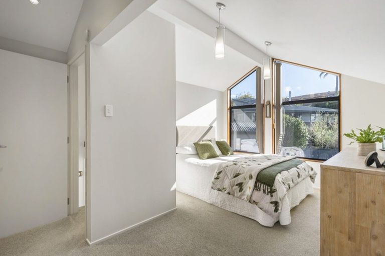 Photo of property in 10 Moorgreen Heights, Torbay, Auckland, 0630