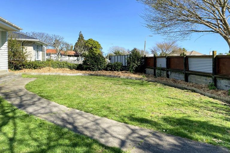 Photo of property in 16 Liverpool Street, Takaro, Palmerston North, 4412