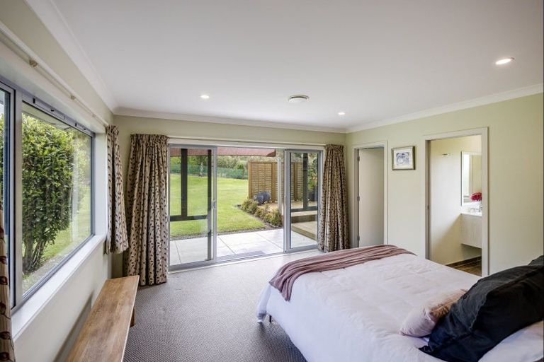 Photo of property in 143 Kent Terrace, Taradale, Napier, 4112