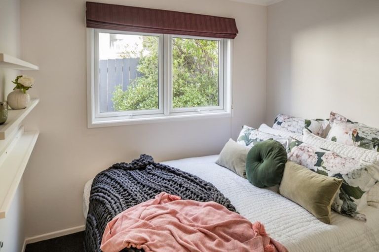 Photo of property in 52 Grays Road, Plimmerton, Porirua, 5026