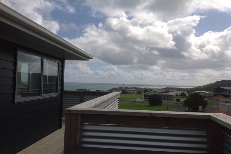 Photo of property in 5 Tua Tua Place, Baylys Beach, Dargaville, 0377
