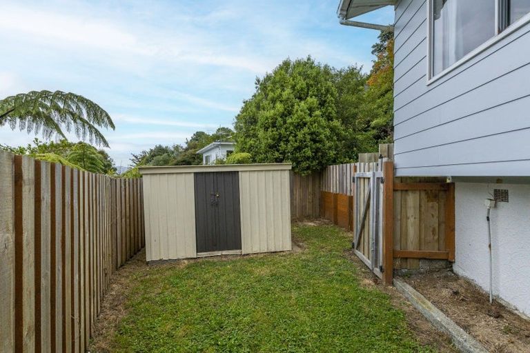 Photo of property in 165 Miromiro Road, Normandale, Lower Hutt, 5010