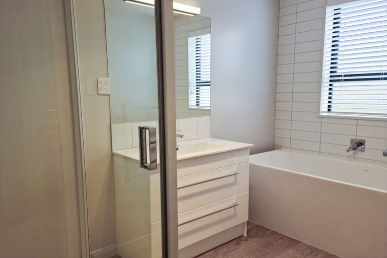 Photo of property in 10 Lussa Close, Broomfield, Christchurch, 8042