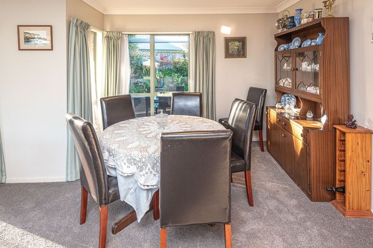 Photo of property in 6 Holdsworth Drive, Otamatea, Whanganui, 4500