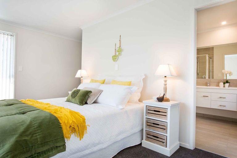 Photo of property in 4 Te Taniwha Road, One Tree Point, 0118