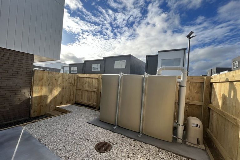 Photo of property in 12 Ngae Place, Mangere East, Auckland, 2024