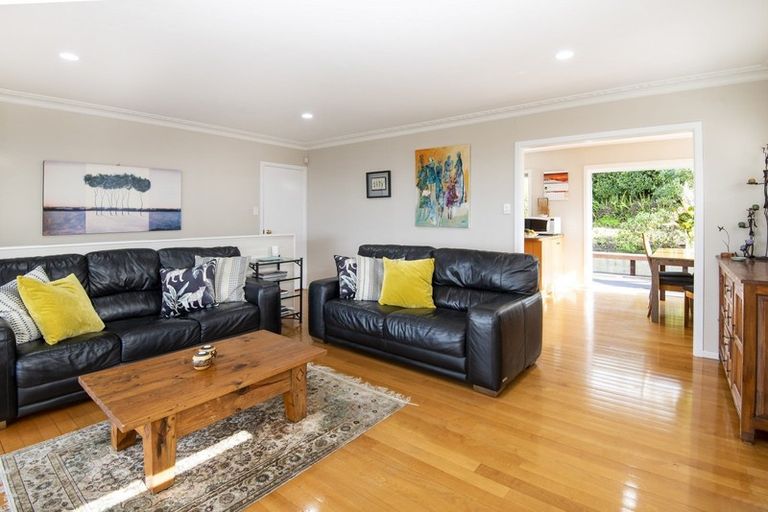 Photo of property in 38 Glenfern Road, Mellons Bay, Auckland, 2014