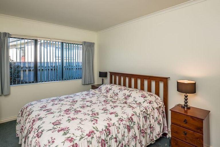 Photo of property in 11 Takahe Drive, Paraparaumu Beach, Paraparaumu, 5032