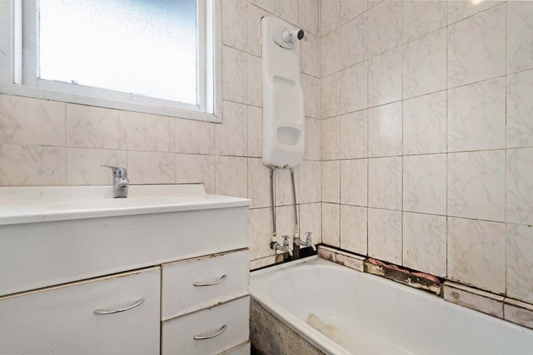 Photo of property in 32 Ashgrove Road, Mangere, Auckland, 2022