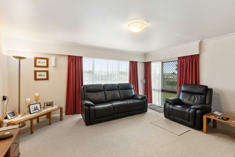 Photo of property in 17 Meadowvale Drive, Levin, 5510