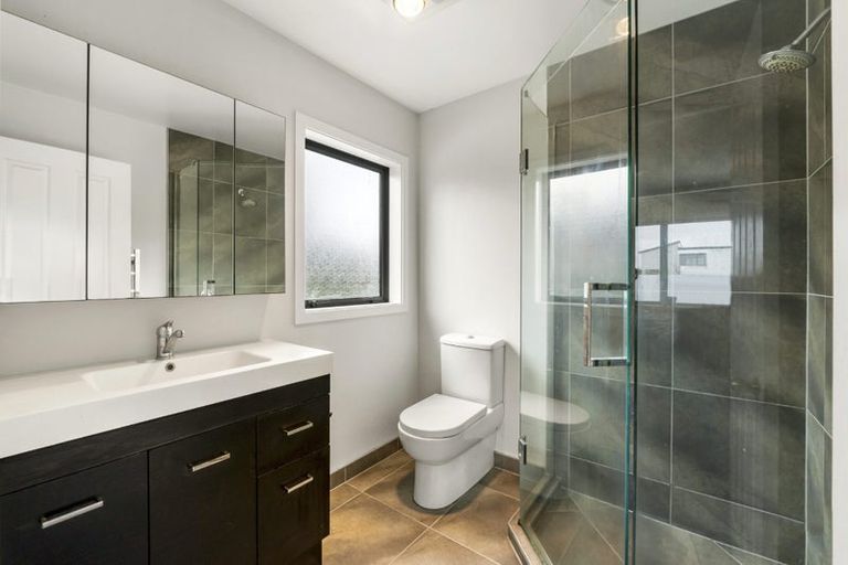 Photo of property in 61a Margan Avenue, New Lynn, Auckland, 0600