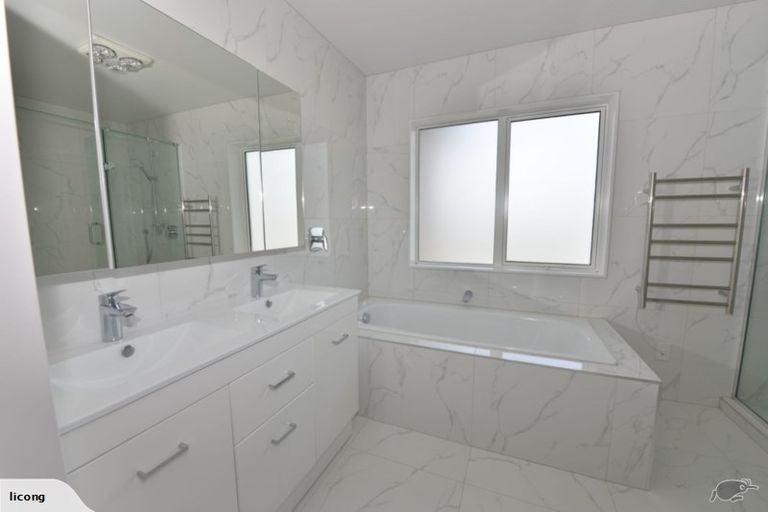 Photo of property in 14 Orchard Terrace, Riverhead, 0820