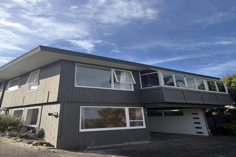 Photo of property in 1/53 Seaview Road, Castor Bay, Auckland, 0620