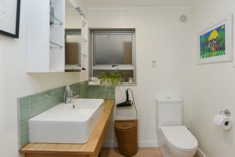 Photo of property in 138 Seafield Road, Eskdale, Napier, 4182