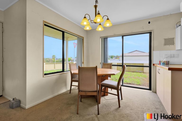 Photo of property in 1/1 Senecio Place, Weymouth, Auckland, 2103