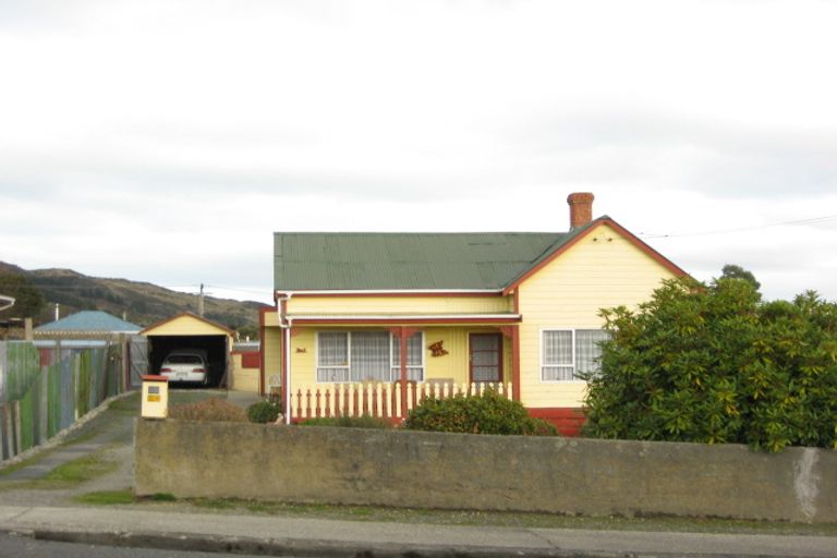 Photo of property in 22 Poole Street, Kaitangata, 9210