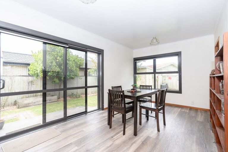 Photo of property in 1 Southsea Crescent, Silverdale, Hamilton, 3216