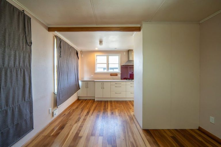 Photo of property in 27 Willis Street, Bader, Hamilton, 3206