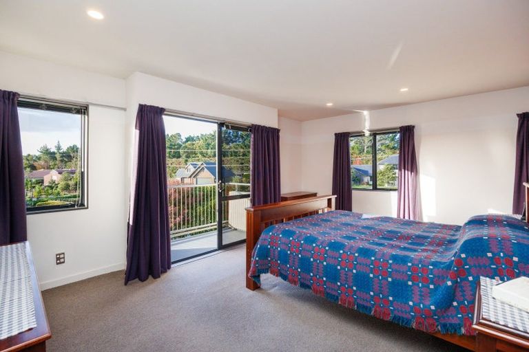 Photo of property in 45 Waicola Drive, Fitzherbert, Palmerston North, 4471