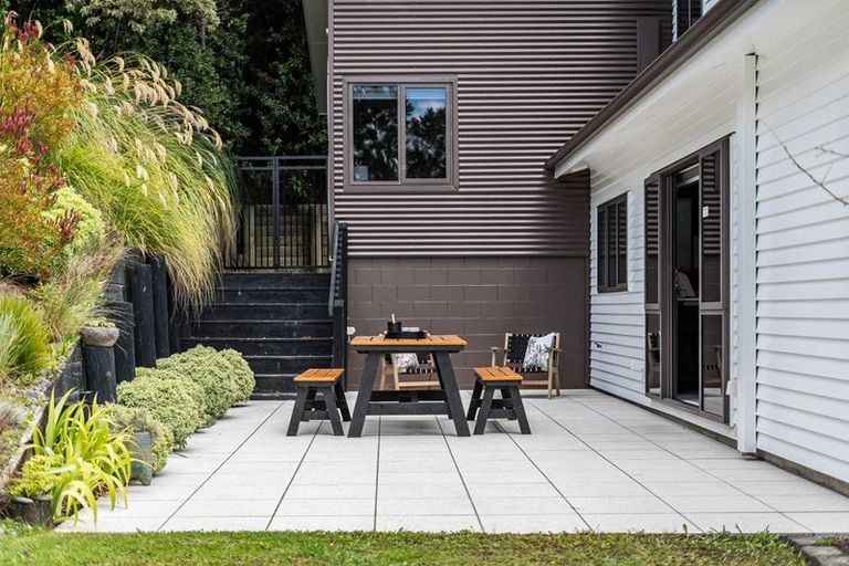 Photo of property in 37 Navigation Drive, Whitby, Porirua, 5024