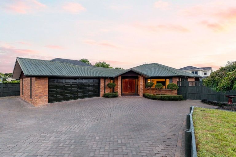 Photo of property in 38 Rototuna Road, Flagstaff, Hamilton, 3210