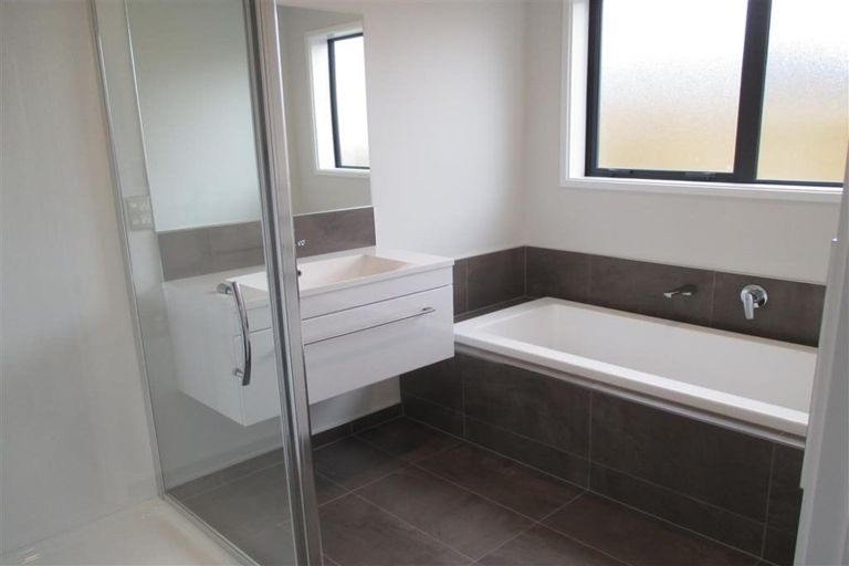 Photo of property in 10 Luxembourg Crescent, Halswell, Christchurch, 8025