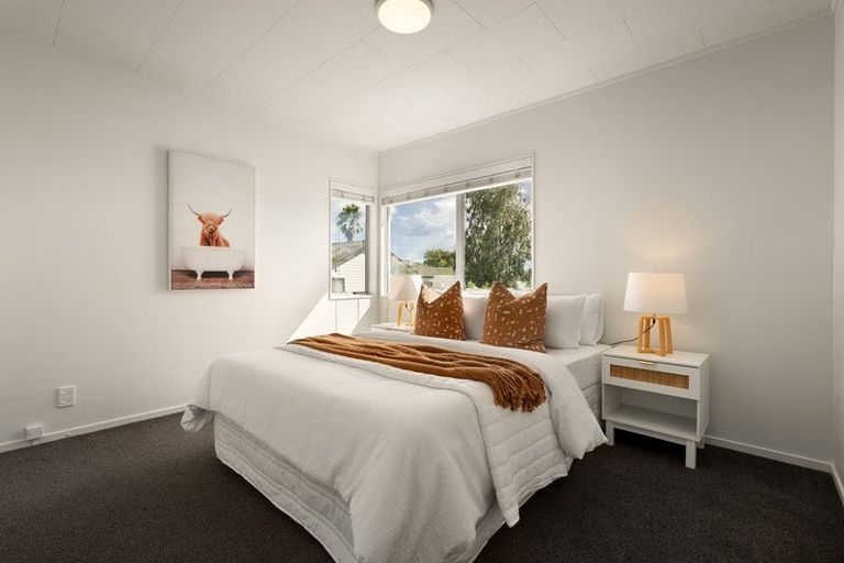 Photo of property in 22a Riverton Drive, Randwick Park, Auckland, 2105