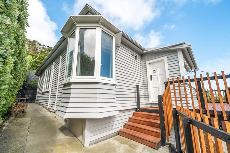 Photo of property in 147 Severn Street, Island Bay, Wellington, 6023