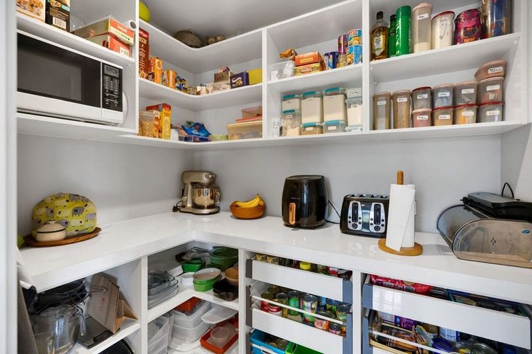 Photo of property in 9 Huetu Place, Bell Block, New Plymouth, 4312