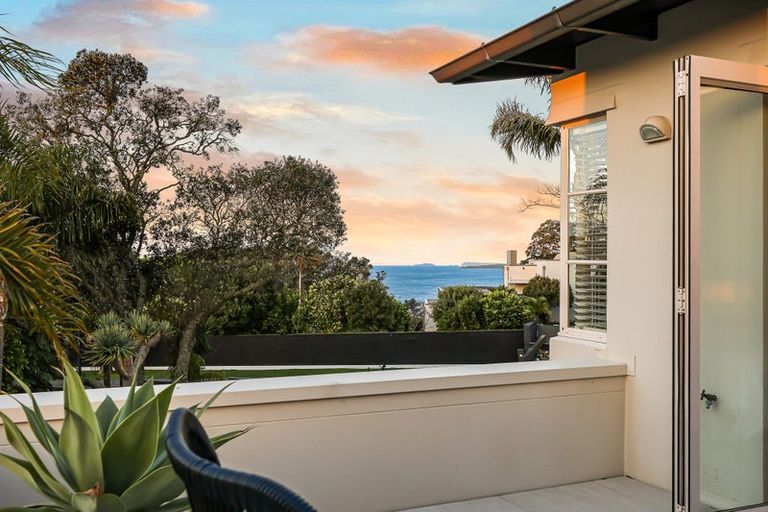 Photo of property in 2/2 Clifton Road, Hauraki, Auckland, 0622