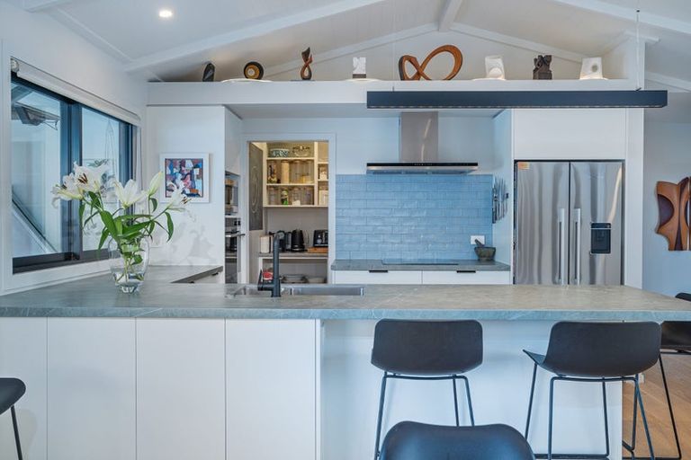 Photo of property in 20 Ngaroma Crescent, Whitianga, 3510