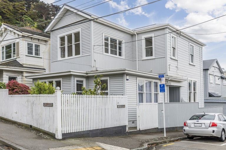 Photo of property in 10 Park Street, Thorndon, Wellington, 6011
